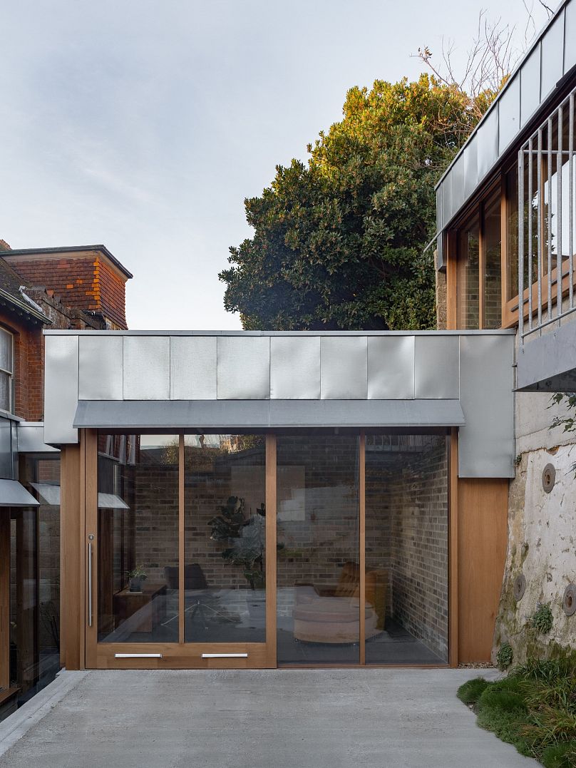Judges praised the architects for transforming the site from an "otherwise mundane domestic refurbishment project" into a game of concrete structural repair 
