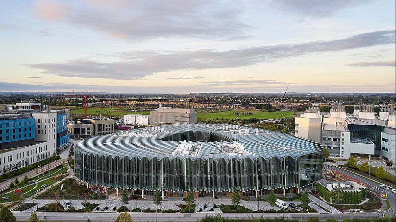 With full-height interior glass windows the centre is both transparent yet highly secure for safety