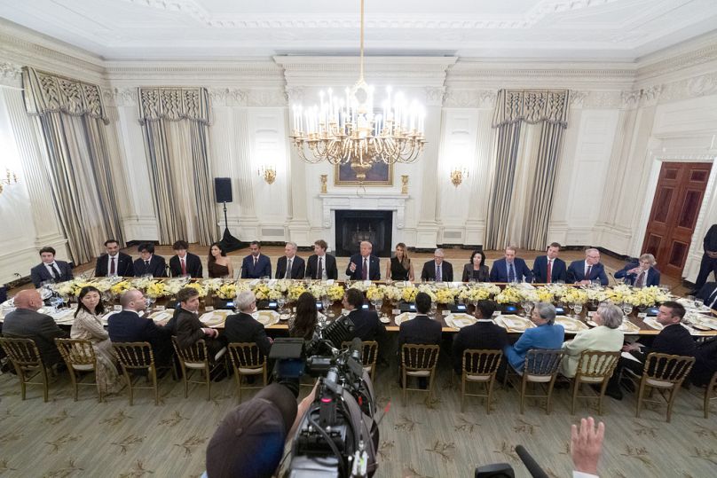 Il presidente Donald Trump durante una cena nella sala da pranzo della Casa Bianca, 4 settembre 2025, Washington