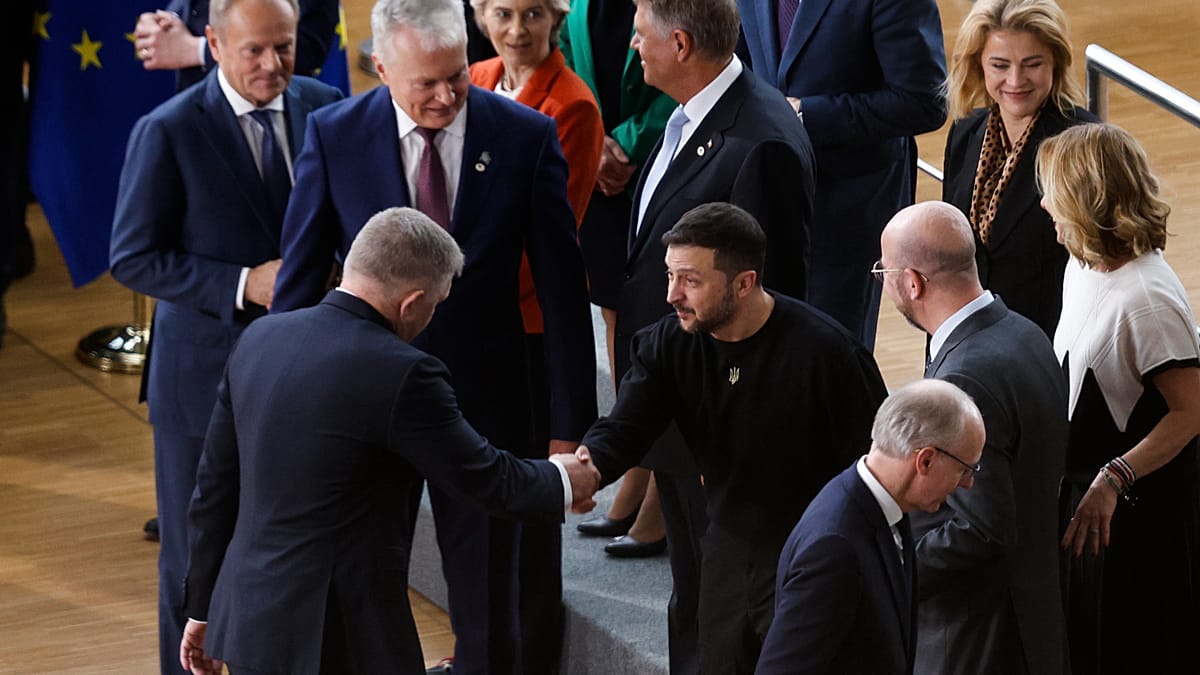 Zelenszkij Kassán találkozik Robert Ficóval, fontos témák a napirenden
