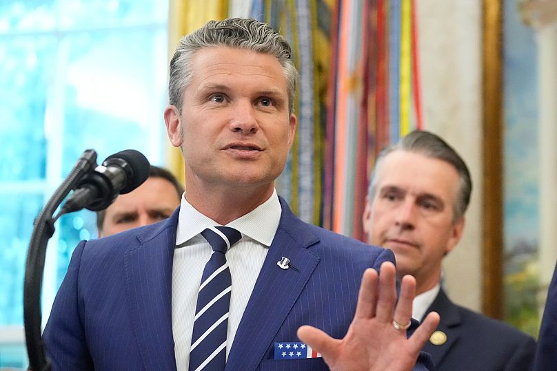 ABD Savunma Bakanı Pete Hegseth, Washington'da Başkan Donald Trump ile bir etkinlikte konuşuyor, 3 Eylül 2025.