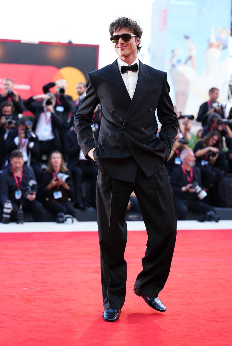 Jacob Elordi rocked a custom Bottega Veneta tuxedo for the premiere of Guillermo del Toro's Frankenstein. 