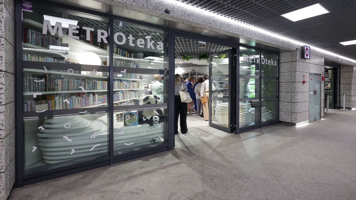 Warsaw opens the 'Metroteka' - an innovative library housed in a metro station