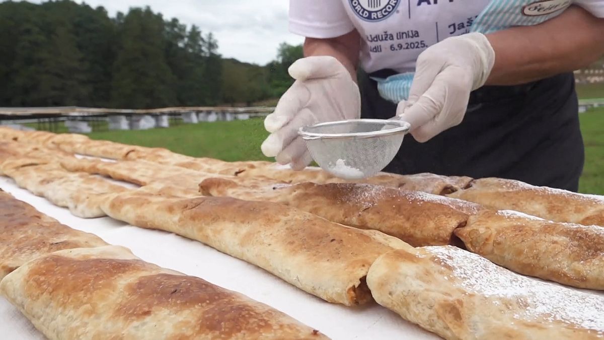 Croatian village Jaškovo sets new Guinness record with 3,136-metre strudel