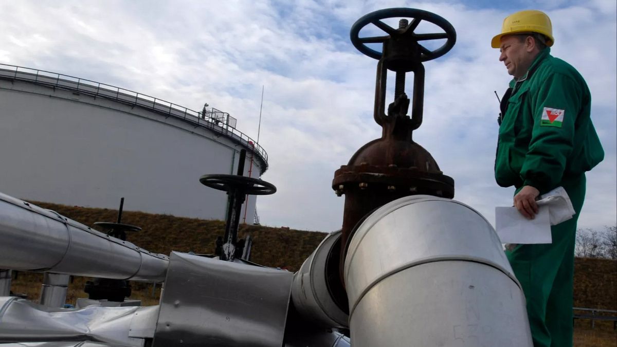 Hungary and Slovakia under pressure as US and EU target Russia with energy sanctions