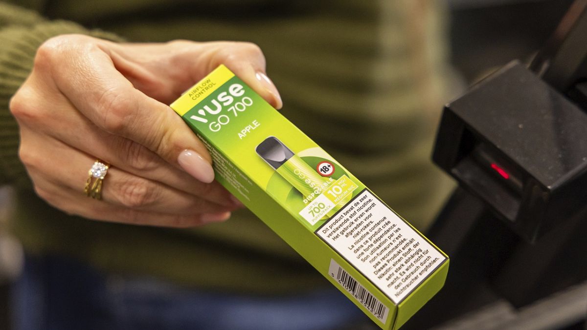 Snapchat hit with Dutch probe over online sale of vapes to minors