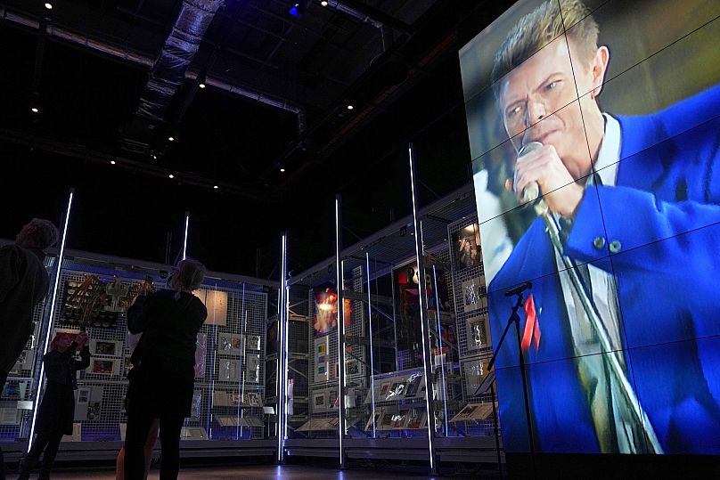 Uma vista geral do David Bowie Centre, um novo arquivo no V&A East Storehouse, em Londres. 
