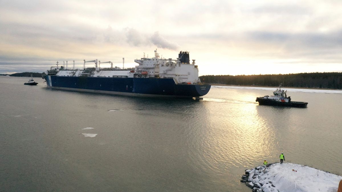 EU to speed up phase out of Russian energy amid US pressure 