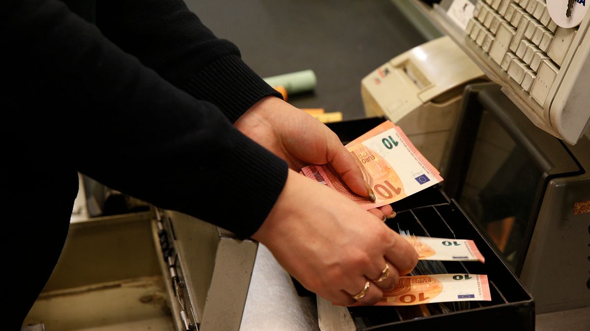 ¿Recibe un salario exacto? Las preocupaciones de cuota dividen a los europeos