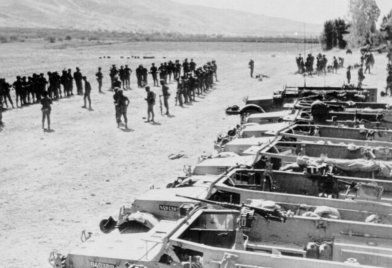 وحدة إسرائيلية تتلقى إحاطة في طبريا، 24 سبتمبر 1970، خلال القتال في الأردن بين الفصائل الفلسطينية وقوات الملك حسين