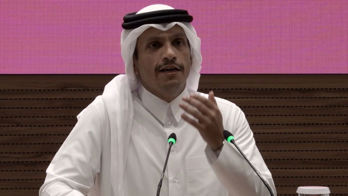 عشية قمة الدوحة.. رئيس وزراء قطر يدعو لإنهاء "المعايير المزدوجة" ومحاسبة إسرائيل