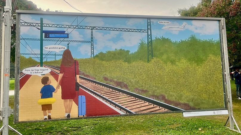 "Gyalog a Balcsira....." - óriásplakát a Bikás parkban