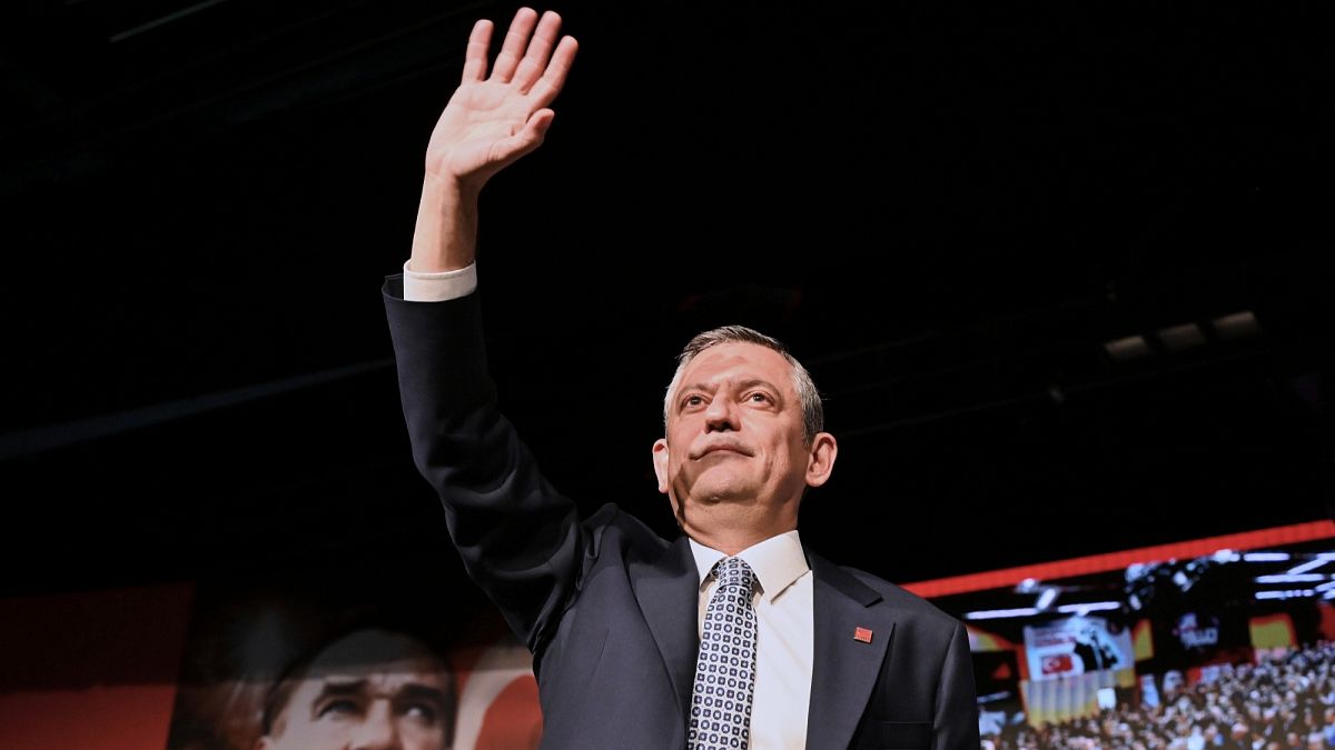 Tribunal turco volta a adiar julgamento do principal partido da oposição 