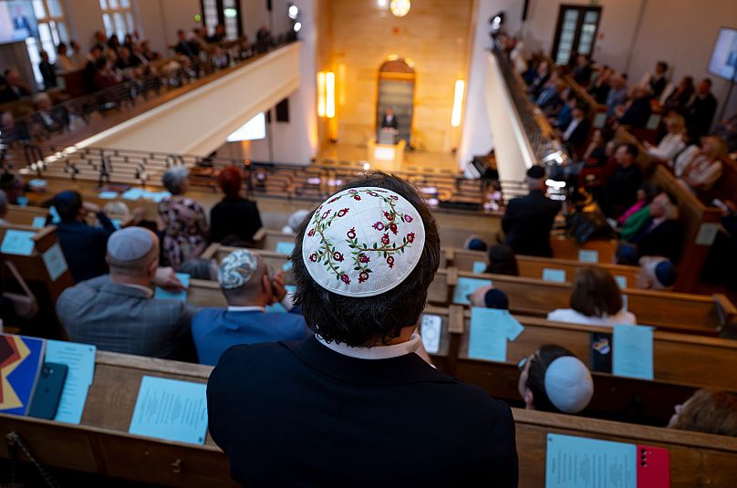 A müncheni zsinagóga a kancellár beszéde alatt