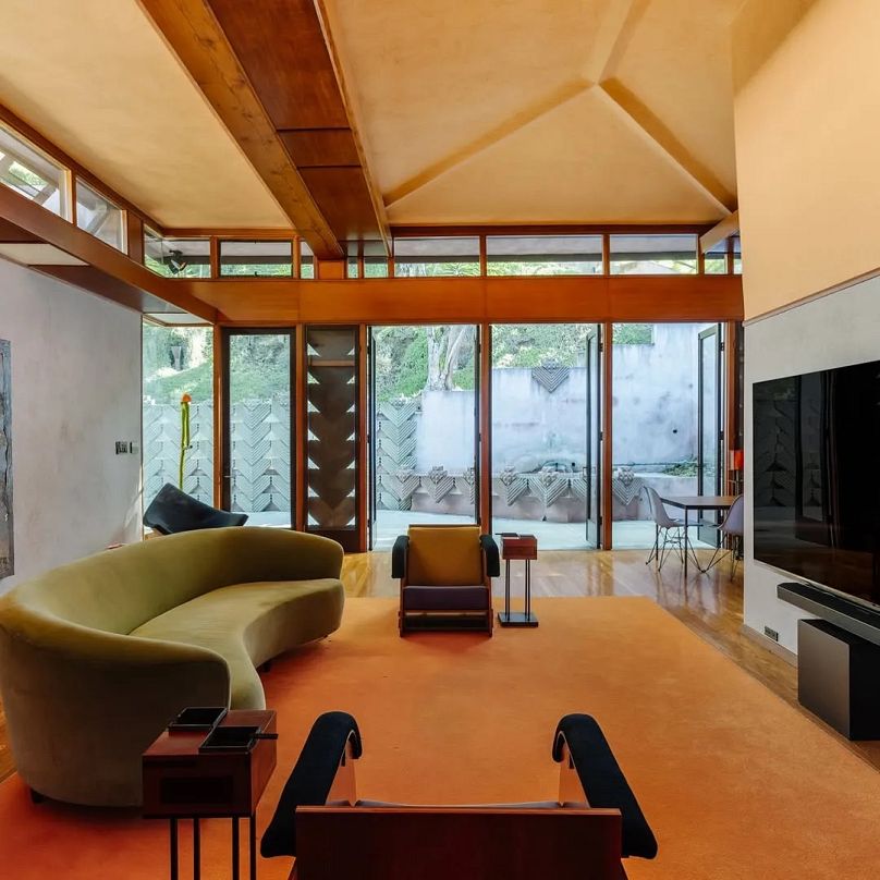 The design is in keeping with classic Mid-Century Modern.