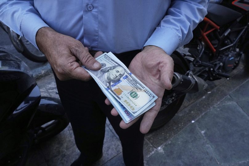 سعید لیلاز می‌گوید تحریم‌ها در حوزه دلار تاثیر چندانی نمی‌توانند بگذارند