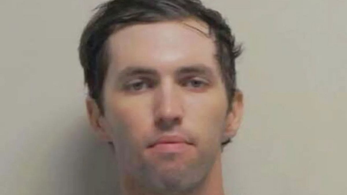 Suspect in Kirk killing charged with aggravated murder as prosecutor says DNA found on gun trigger thumbnail