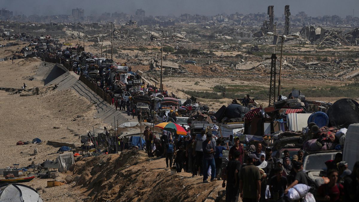 حرب غزة في يومها الـ 712.. قصف متواصل وإسرائيل تعلن فتح مسار جديد للنزوح نحو الجنوب