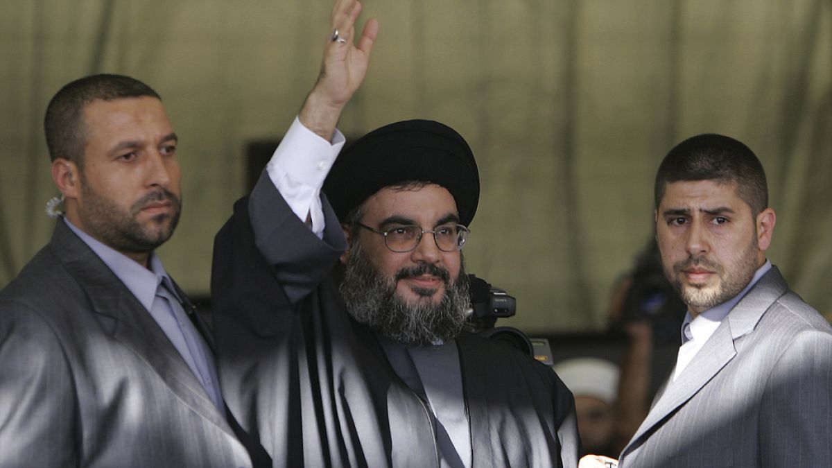 نصر الله على صخرة الروشة.. جدل واسع في لبنان بعد الكشف عن فعاليات حزب الله في ذكرى اغتياله