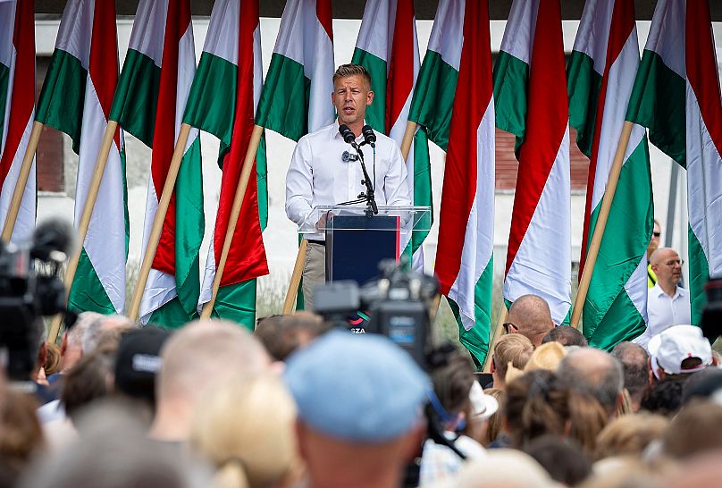 Lider węgierskiej partii opozycyjnej Tisza, Peter Magyar, wygłasza przemówienie podczas obchodów święta św. Stefana w środę, 20 sierpnia 2025 r.