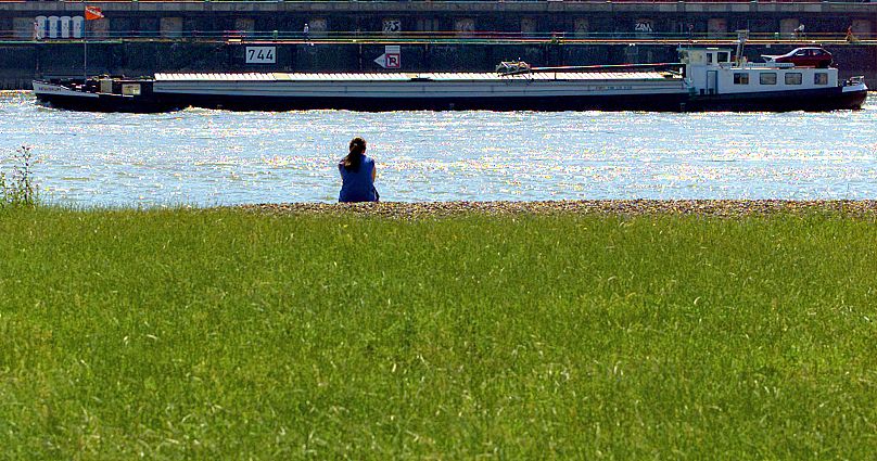 "Haben Sie Angst vor Vereinsamung?" - Diese Frage wurde 2025 erstmals in den Fragenkatalog der großen Umfragestudie "Die Ängste der Deutschen" aufgenommen.