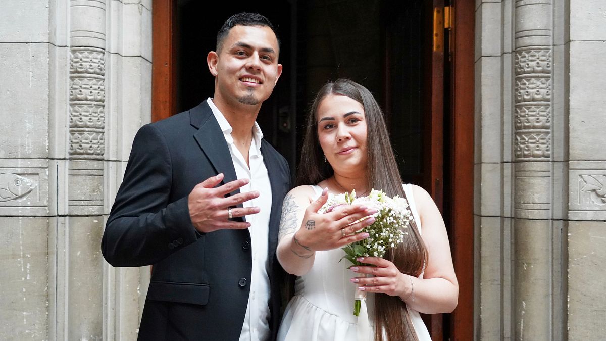 Fifty couples marry at iconic Danish landmarks during Golden Days Festival