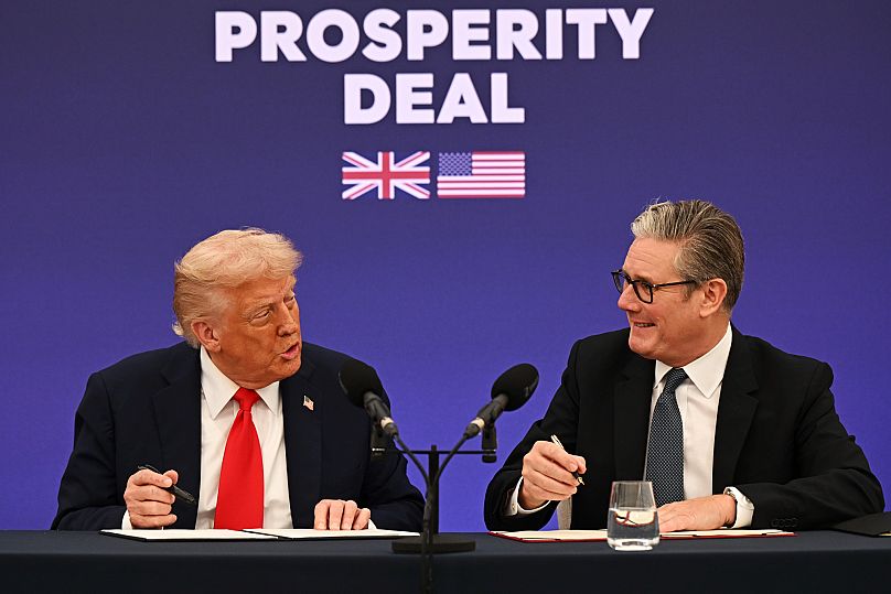 US President Donald Trump and Britain's Prime Minister Keir Starmer announce an agreement during a joint press conference at Chequers, 18 September, 2025