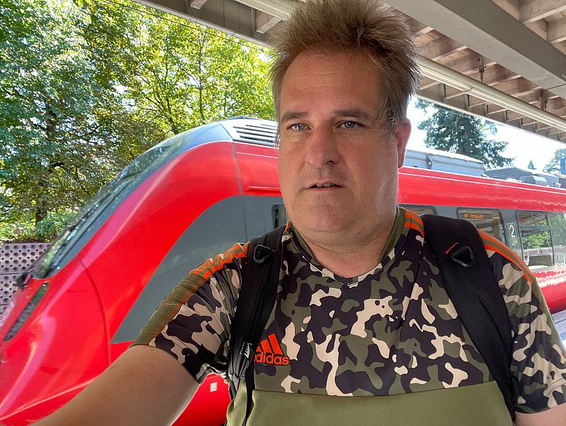 "30 Jahre lang wurde auf Verschleiß gefahren, da stellen sich einem ja die Haare auf", beklagt Vielfahrer Deyerler den Zustand der Deutschen Bahn..