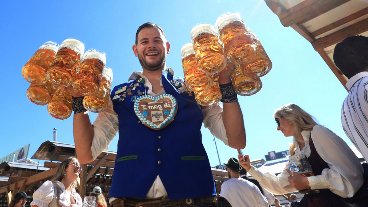 Oktoberfest 2025 "étonnamment chaud" : une personne décédée et 280 interventions à Munich