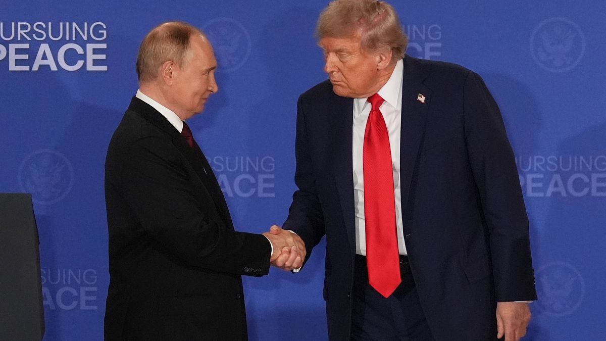 Trump : sa politique d'apaisement envers Poutine, un danger pour l'Europe, selon un historien