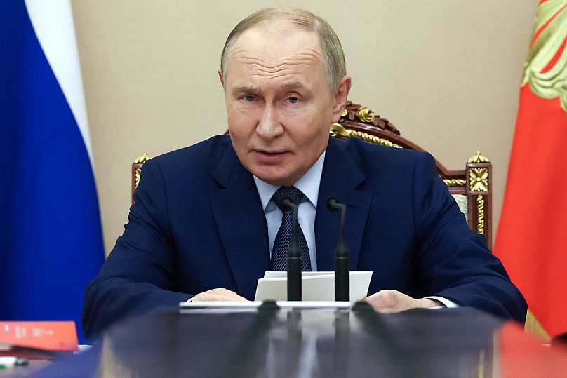 Russian President Vladimir Putin chairs a Security Council meeting at the Kremlin in Moscow, 22 September, 2025