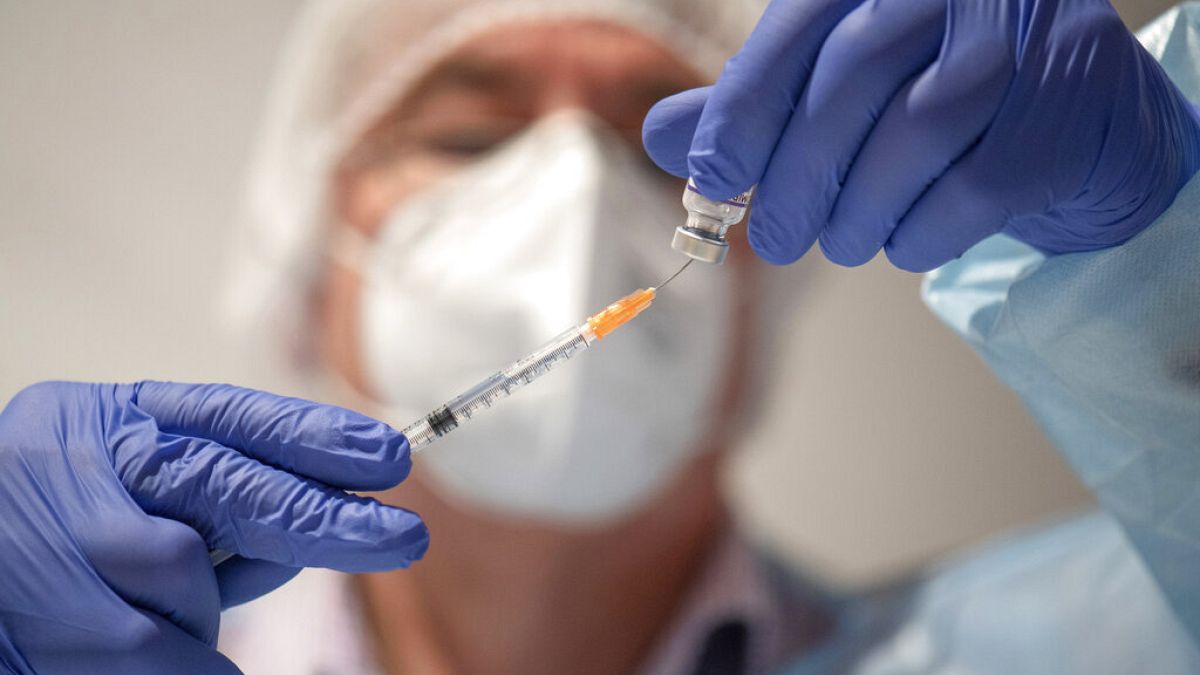 Italy launches updated COVID-19 vaccination campaign to target Omicron variant