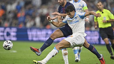 Football : l'OM bat enfin le PSG, Aguerd en héros