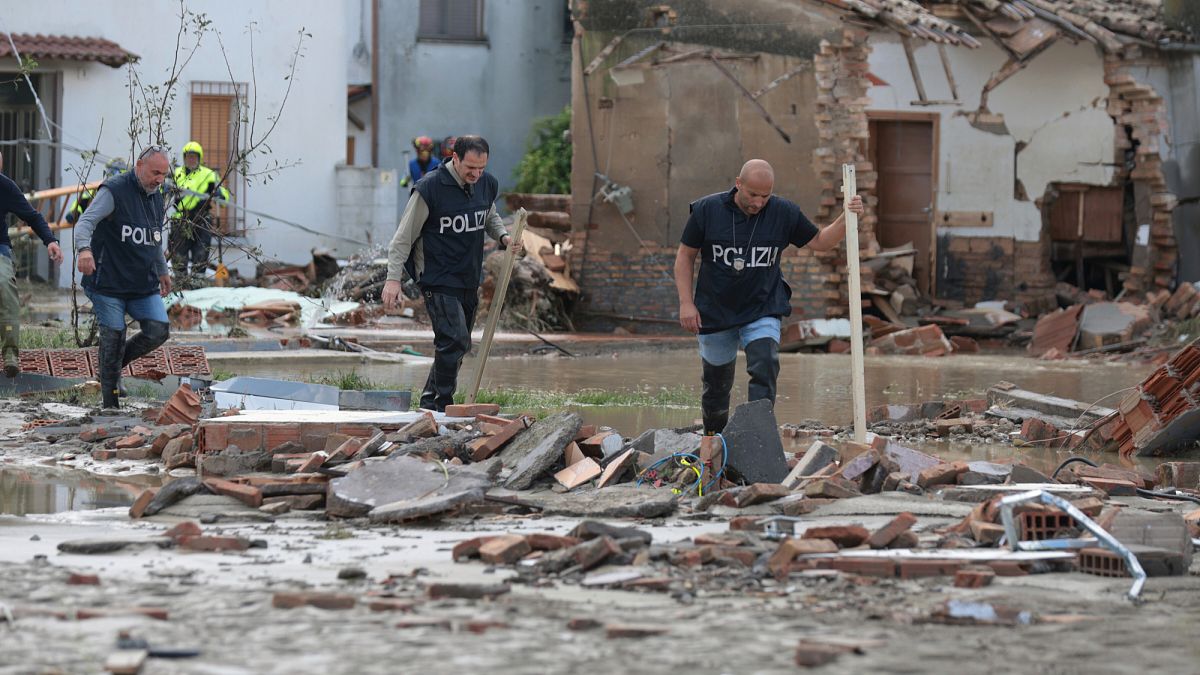 Des pluies torrentielles provoquent des inondations et des glissements de terrain dans le nord de l'Italie