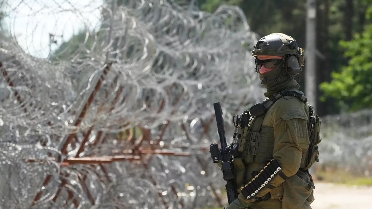 Η Πολωνία θα ανοίξει ξανά τα σύνορα με τη Λευκορωσία μετά από κλείσιμο σχεδόν δύο εβδομάδων, λέει ο πρωθυπουργός Τουσκ