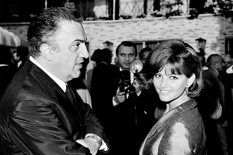 Federico Fellinivel Rómában, 1964. május 27-én