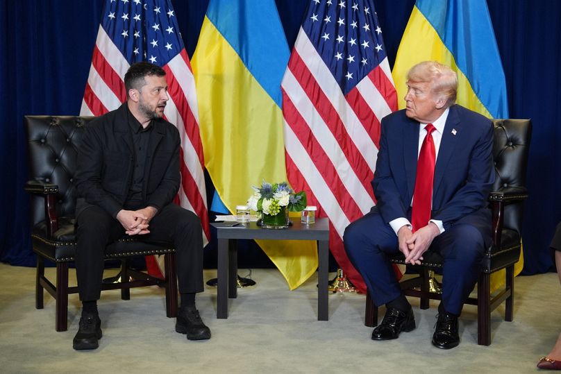 Donald Trump reúne-se com o Presidente ucraniano Volodymyr Zelenskyy durante a Assembleia Geral das Nações Unidas, a 23 de setembro de 2025, em Nova Iorque.