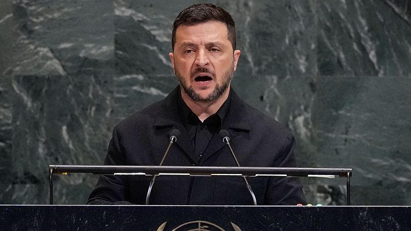 ولادیمیر زلنسکی، رئیس جمهور اوکراین، در هشتادمین اجلاس مجمع عمومی سازمان ملل متحد، چهارشنبه، ۲۴ سپتامبر ۲۰۲۵، سخنرانی می‌کند.