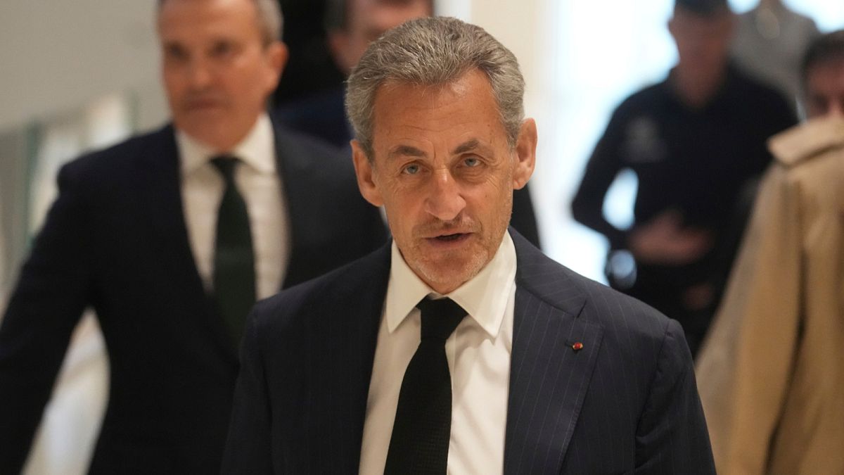 Γαλλία: Εν μέρει ένοχος ο Νικολά Σαρκοζί για τη φερόμενη χρηματοδότηση από τον Καντάφι
