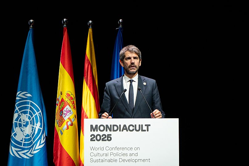 El ministro de Cultura de España, Ernest Urtasun, pronuncia su discurso de inauguración de Mondiacult