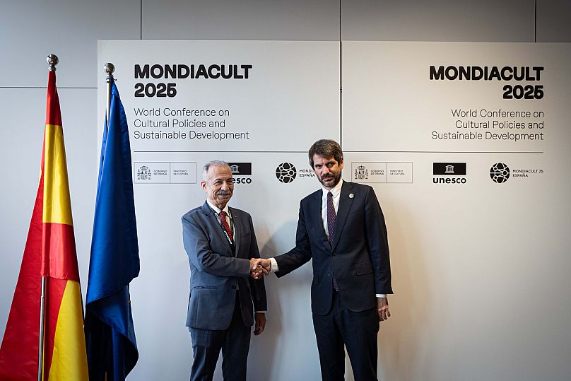 El ministro de Cultura de España, Ernest Urtasun, y el embajador de Palestina en España, Husni Abdel Wahed