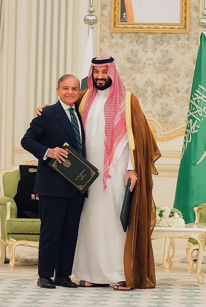 نخست وزیر پاکستان و ولیعهد عربستان