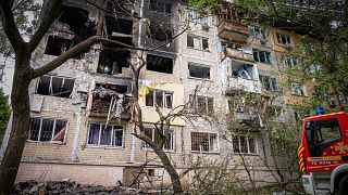 En images : quatre morts et plus de 70 blessés dans les frappes russes du week-end sur l'Ukraine