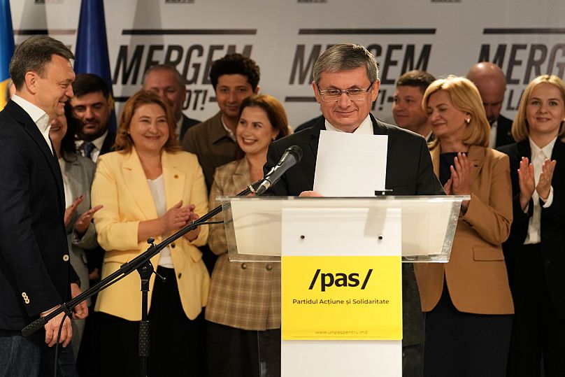 A PAS ünnepel, a párt vezetője, Igor Grosu beszédet mond