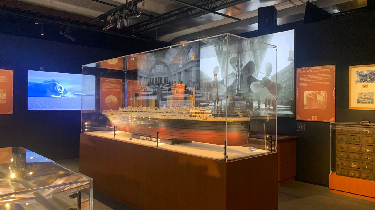 A model of the Titanic in one of the exhibition's first rooms 