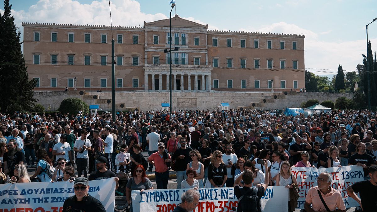 Grèce : colère syndicale et grève générale face à la journée de 13H de travail