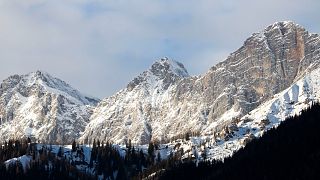 Slovenian climber completes world’s first ascent on wings of glider in mid-flight