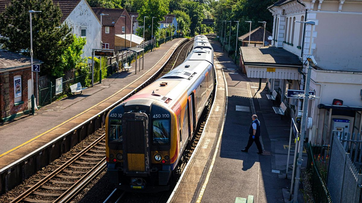 UK trials rail fares calculated by GPS-tracking passengers’ phones