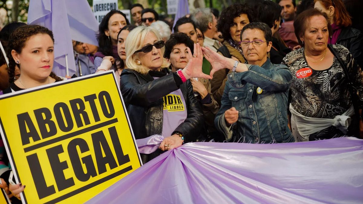Governo espanhol propõe consagrar o direito ao aborto na Constituição