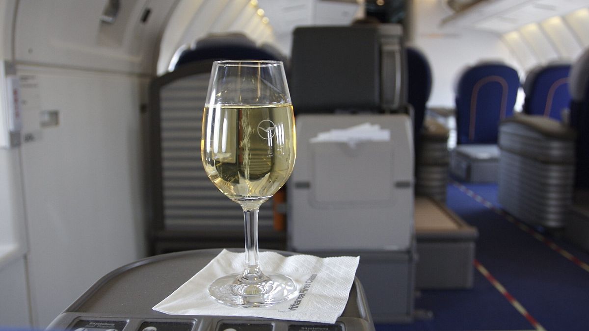 Air Canada ofrece licor de gorra en la caudal. ¿Será comodidad o caos a 10,000 metros?